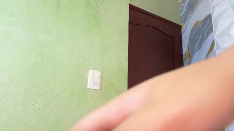 zully_fox online show from May 31, 5:28 am