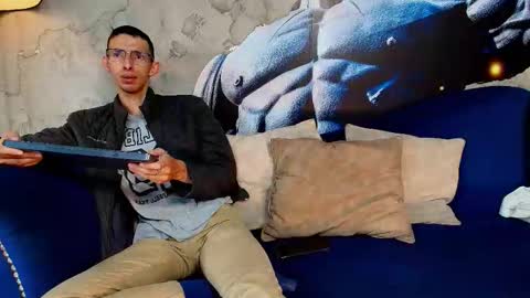 Zyro Nigth online show from December 15, 7:43 pm