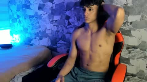 zyzz_1812 online show from June 2, 1:07 am