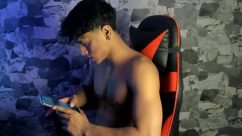 zyzz_1812 online show from April 24, 5:42 am